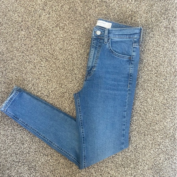 Topshop Denim - TOP SHOP Brand — Jamie Jean — Medium Wash —Size 27 — Excellent pre-owned.